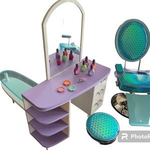 Minor wear - minor scratches on the mirror-